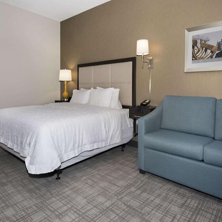 Hampton Inn And Suites Minneapolis University Area, Mn Exterior photo