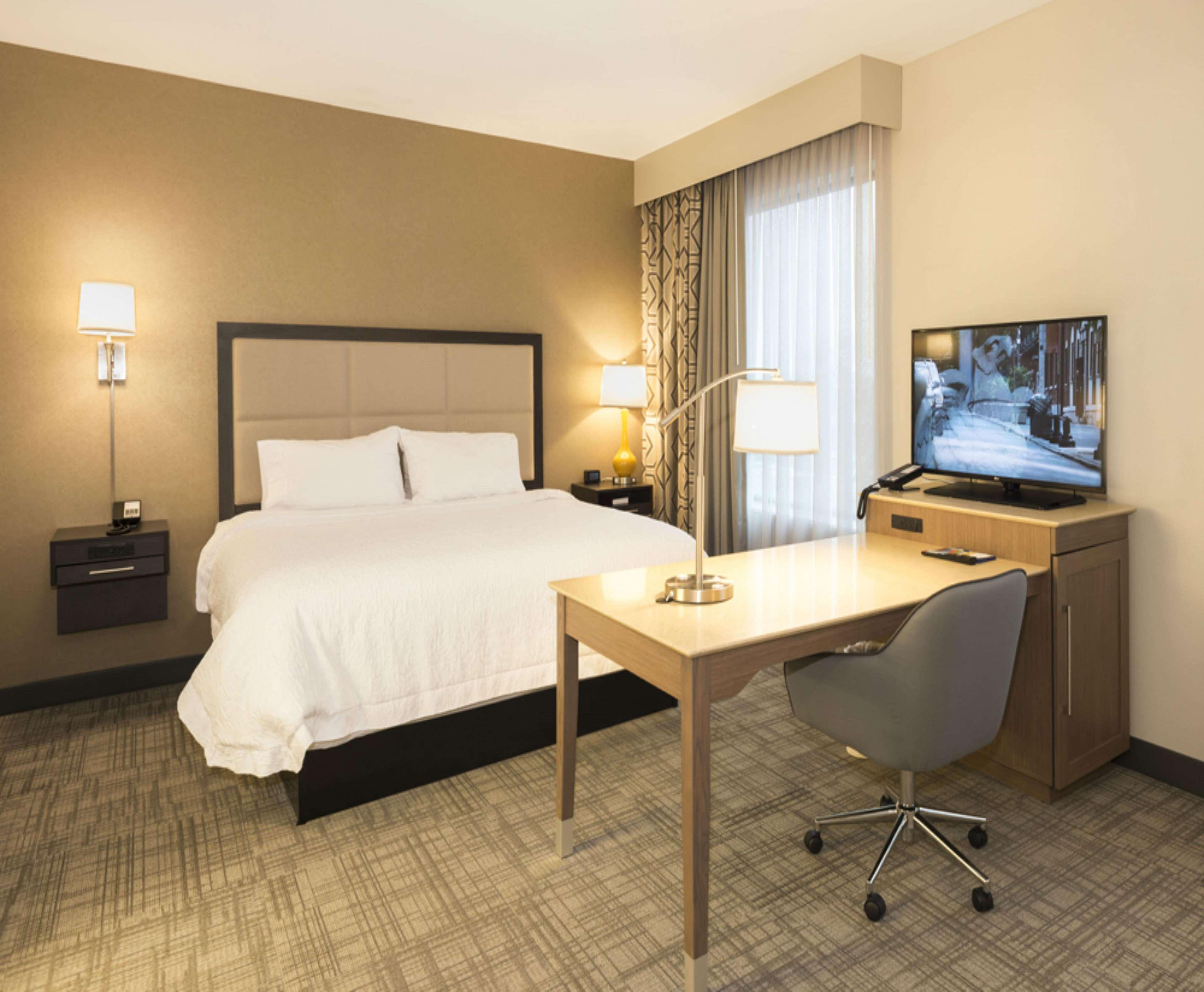Hampton Inn And Suites Minneapolis University Area, Mn Exterior photo