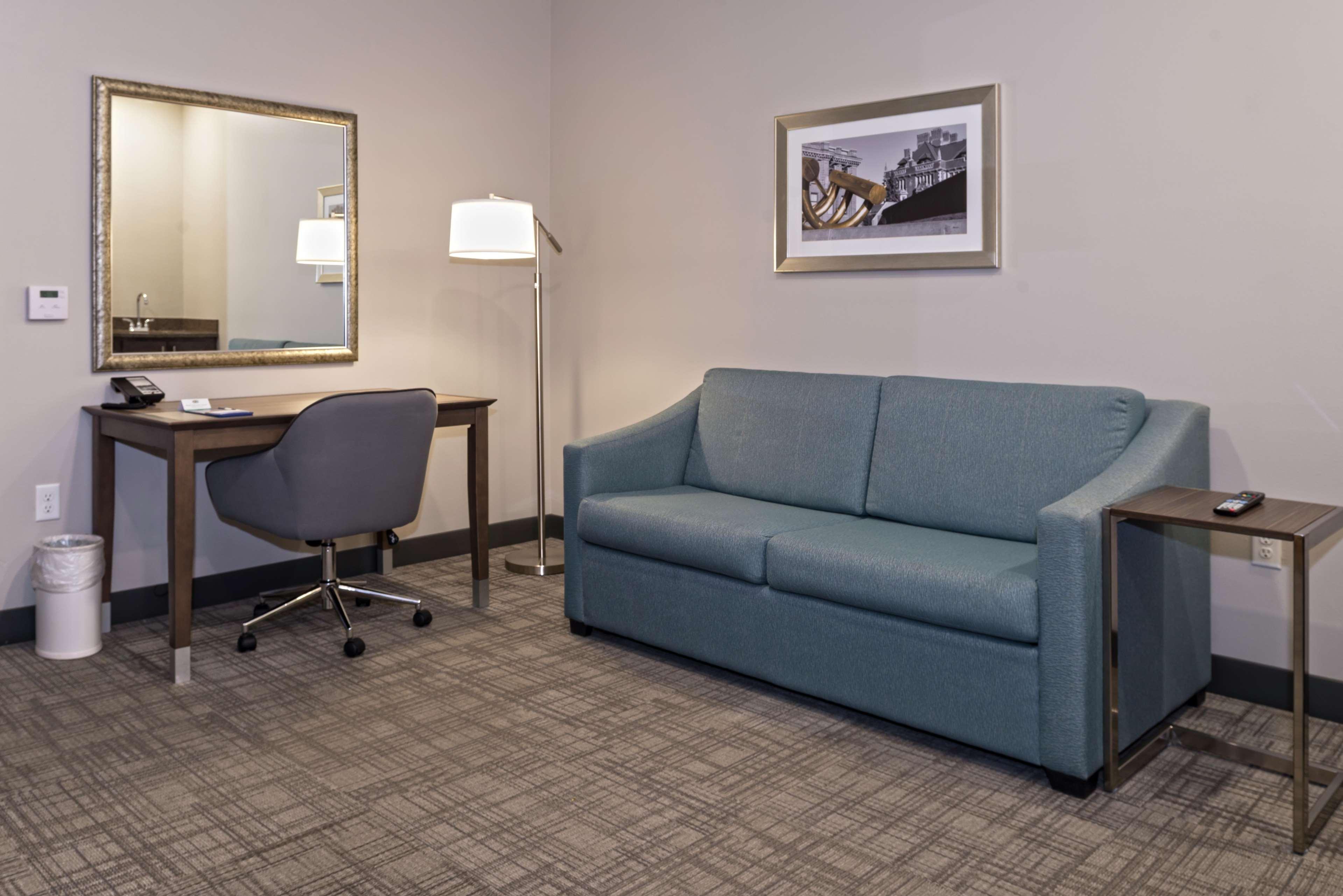 Hampton Inn And Suites Minneapolis University Area, Mn Exterior photo