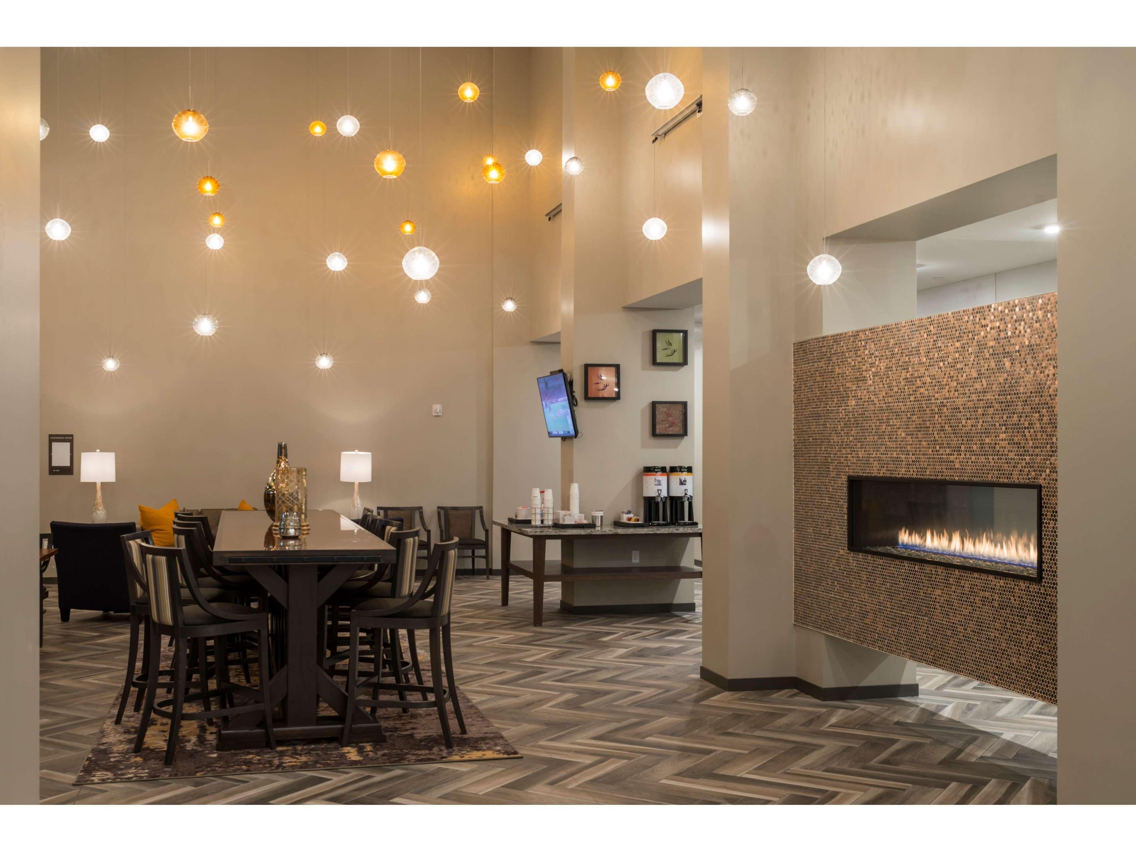 Hampton Inn And Suites Minneapolis University Area, Mn Exterior photo