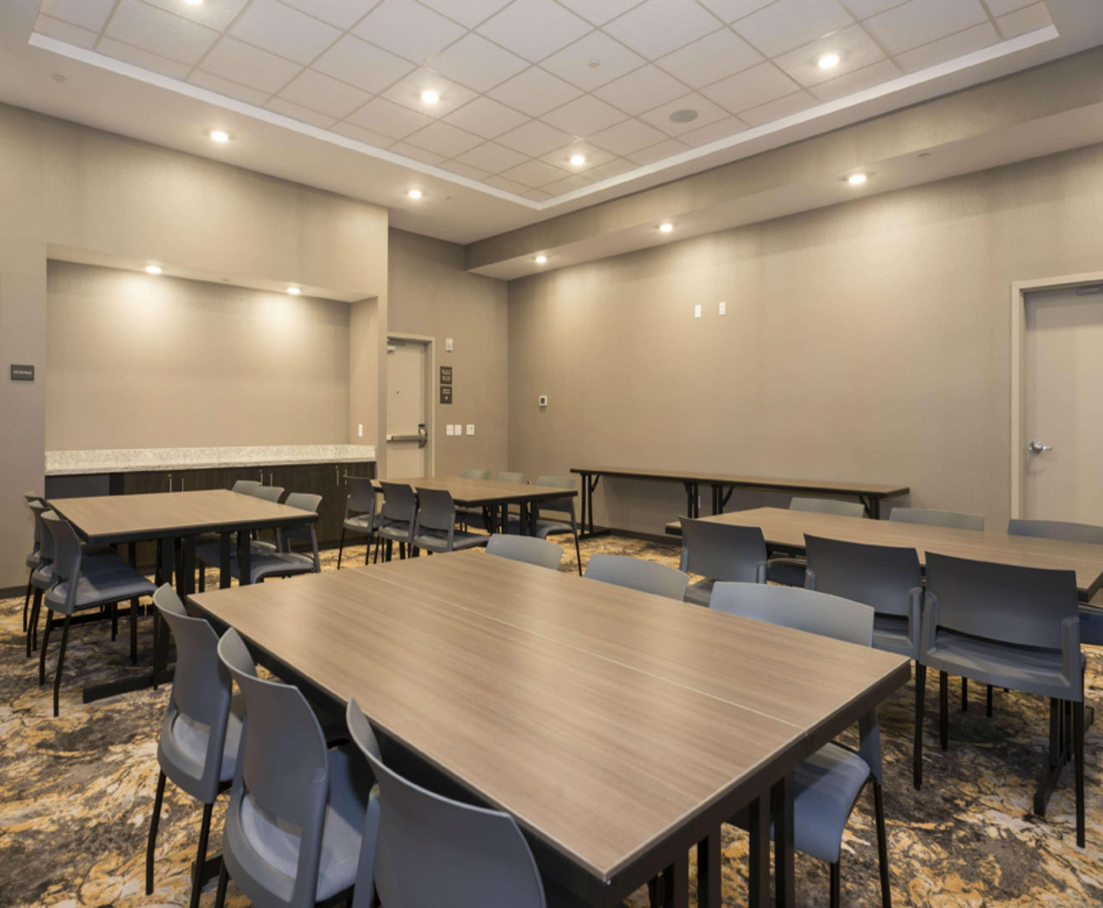 Hampton Inn And Suites Minneapolis University Area, Mn Exterior photo