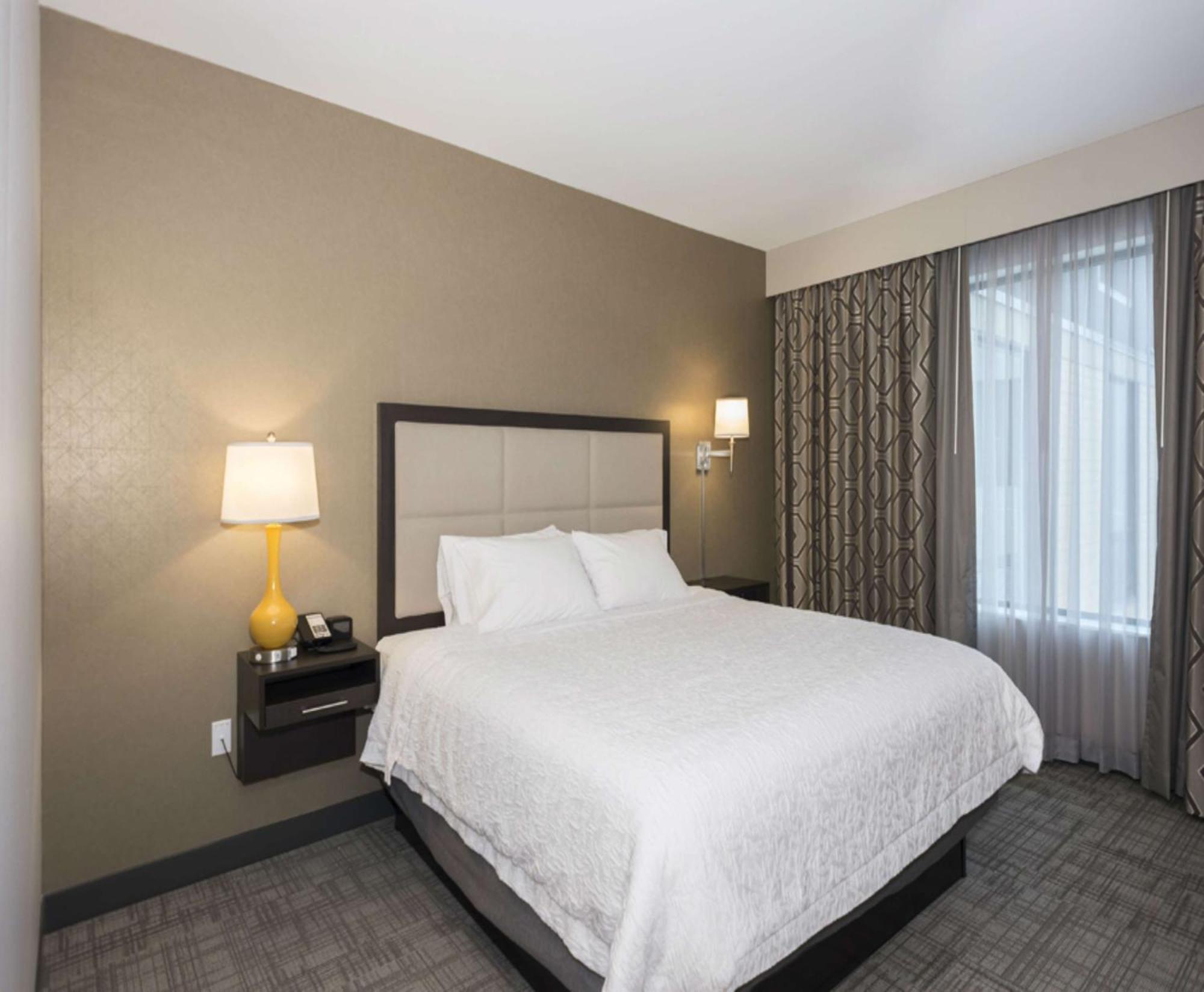 Hampton Inn And Suites Minneapolis University Area, Mn Exterior photo