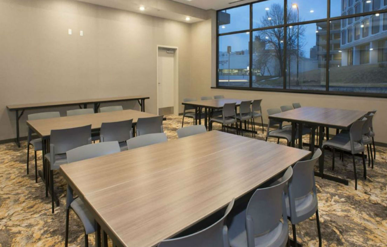 Hampton Inn And Suites Minneapolis University Area, Mn Exterior photo